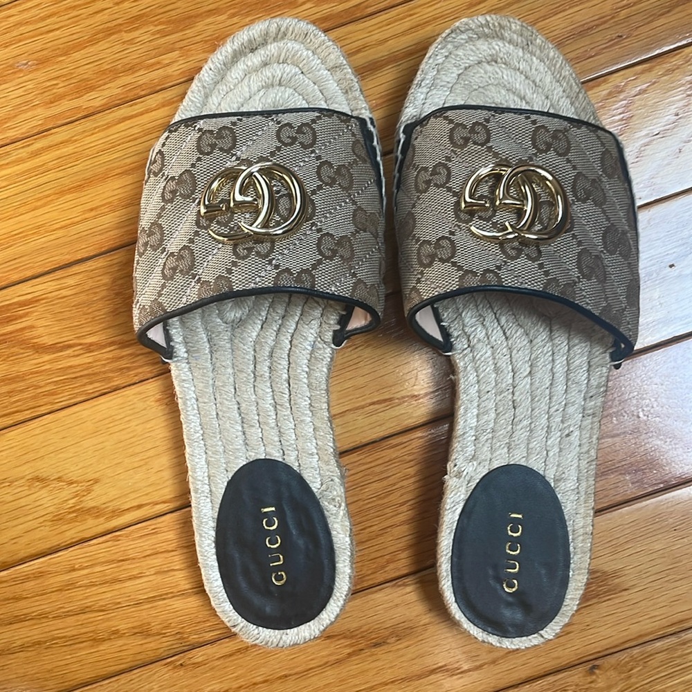 New! Gucci Sandals